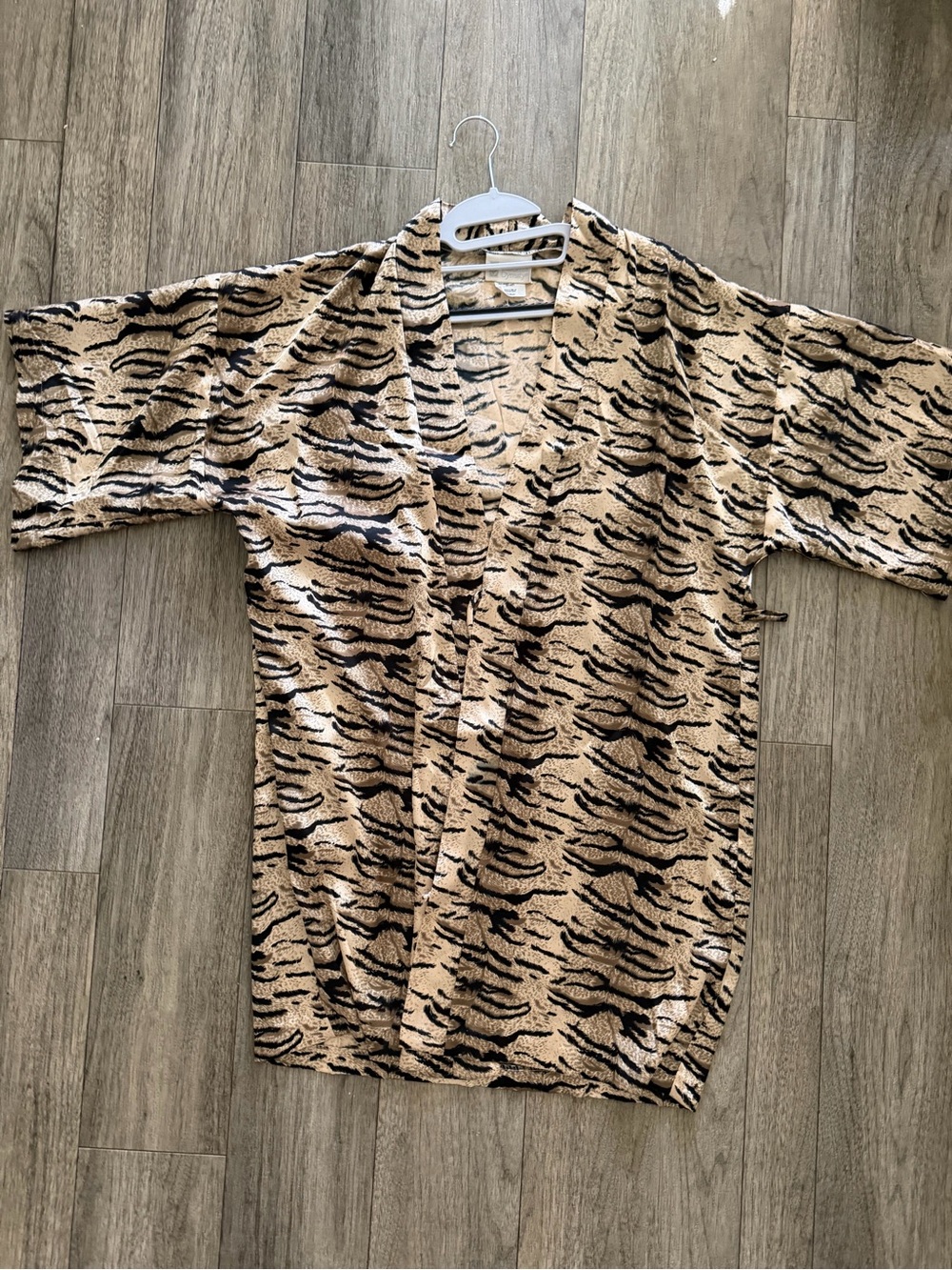 Vintage California Dynasty Easy Living Tiger Print Satin Kimono Robe Size M